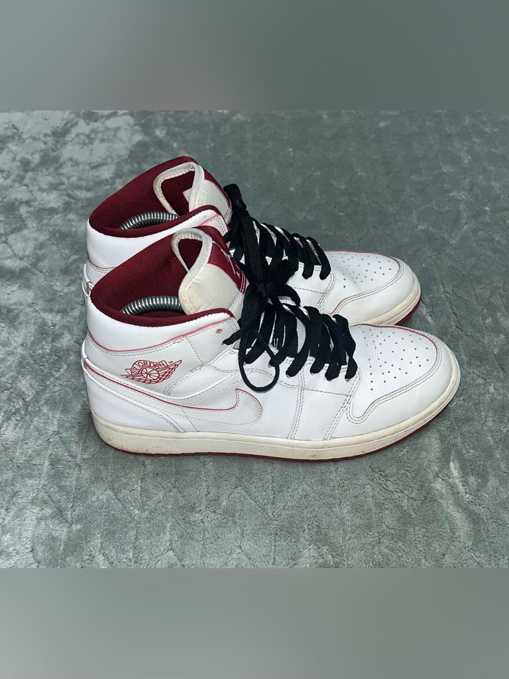 Air Jordan 1 Retro Mid White Gym Red Men’s Size 8.5